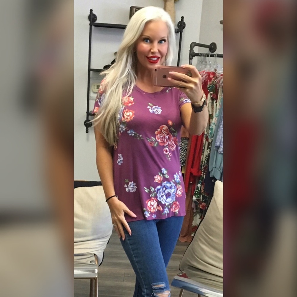 LAST 1! 💕 Short Sleeve Tie Back Top! - Picture 2 of 8